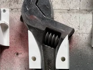 Bahco wall mount 2 sizes