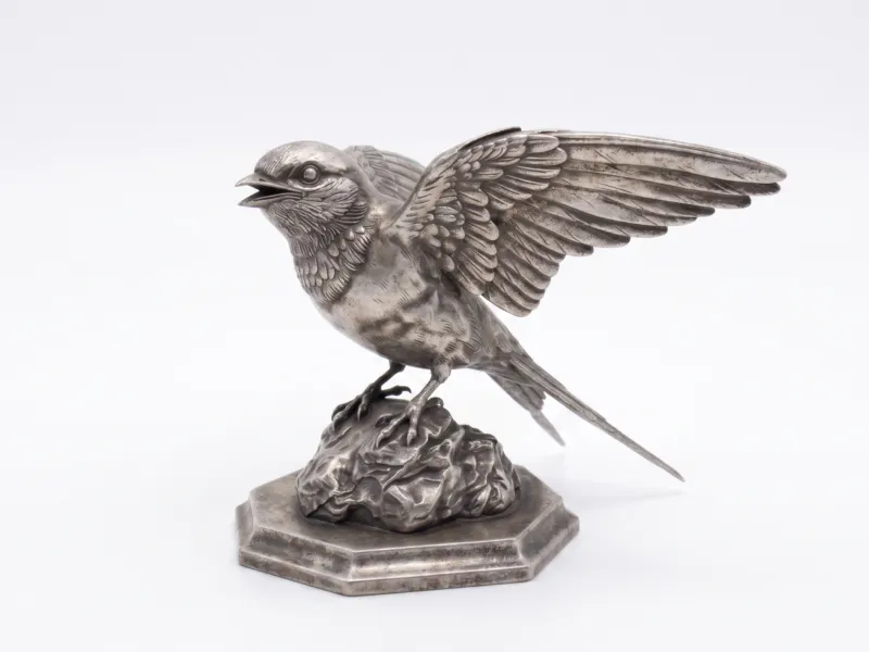 Swallow figure