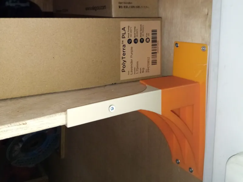Shelf Bracket with 10 mm Panel Support