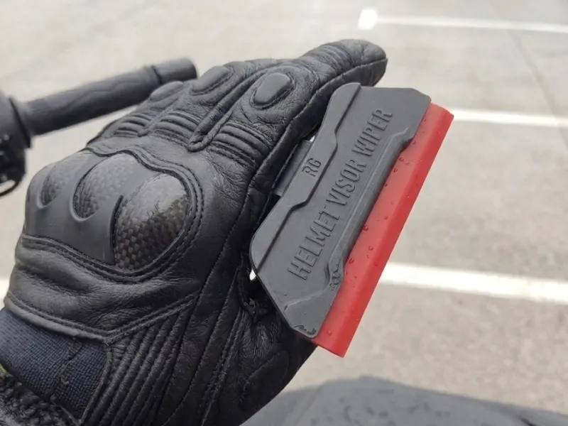 HELMET VISOR WIPER