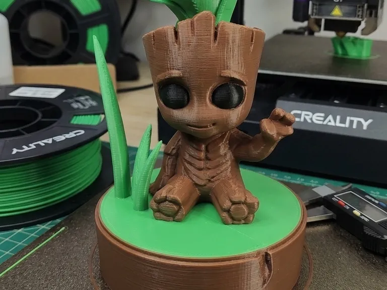 baby groot naturaleza