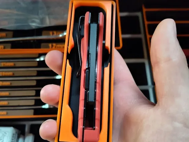 Milwaukee Tools Fastbackナイフ用Gridfinityビン