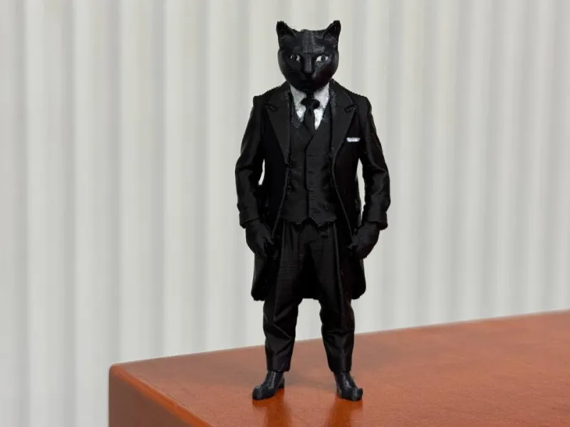 Gentleman-Katze im Anzug, 7-cm-Skulptur