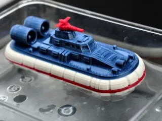 浴缸玩具:可以浮在水上的武装气垫船