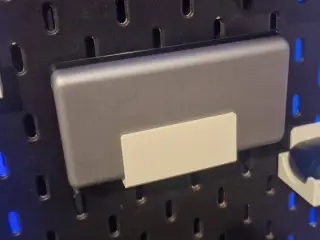 27mm battery pack holder (an 'Ikea Skadis wall' module)