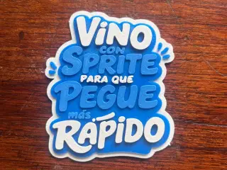 Logo vino con sprite - un poco de ruido