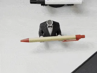 An elegant "PEN BUTTLER" that keeps your favorite pen safe