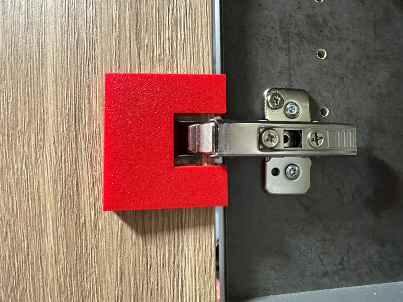 Magnetische Montagehilfe für Blum-Scharniere