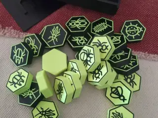 Hive board game