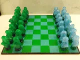 "Breaking Bad" Chess Set: Liquid-Filled & Glow-in-the-Dark N-0