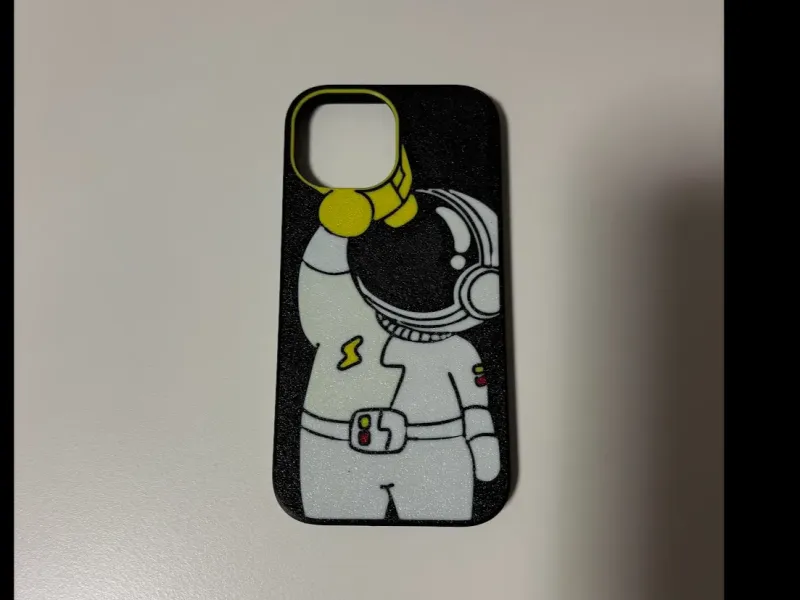 Capa para iPhone 15 - Astronauta