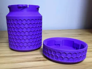 Twist Lock Container with Honeycomb Pattern