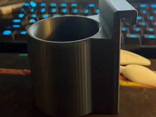 cup holder if you tool box has lip in it