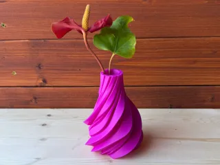 Spiral design vase