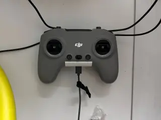 Dji Fpv Remote 3 wall mount + charging hole