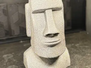 Moai face