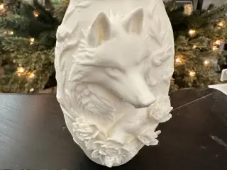 Wolf Vase 152