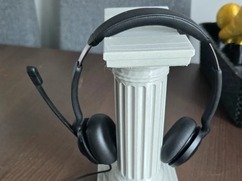 Column headphone stand