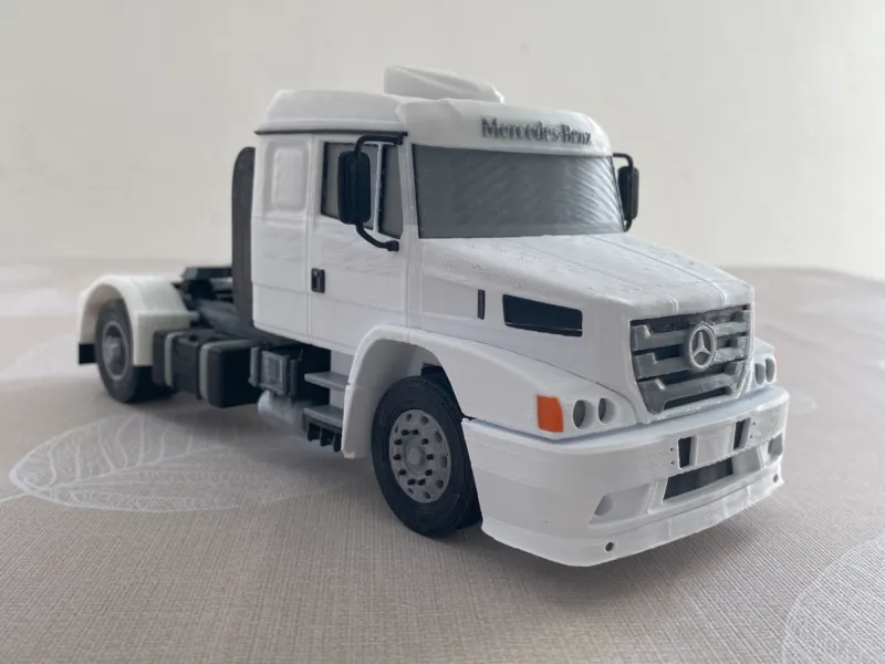 Грузовик Mercedes Benz 1634, масштаб миниатюры 1:32