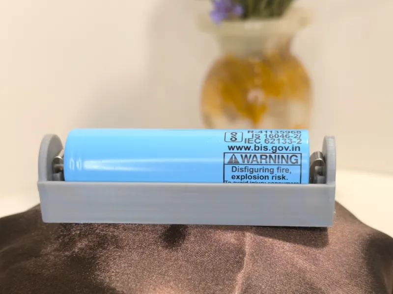 21700バッテリーホルダー（スプリング接点式）