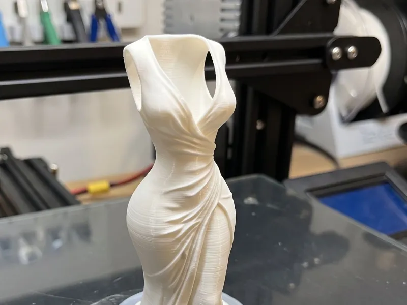 Women's Style Pen Holder