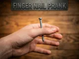 Fingernagel-Streich-0