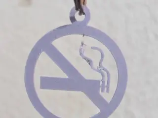 no smoking keycharm