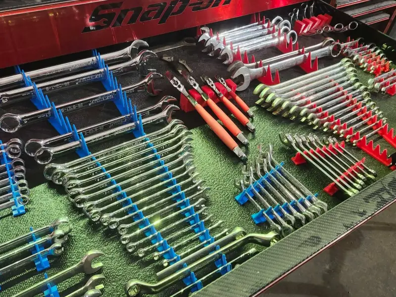 Wrench rail holder