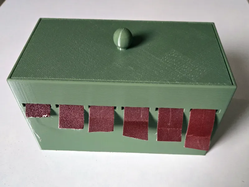 Schleifpapierbox für Schleifpapier mit 25mm breite.
