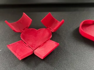 Foldable heart box