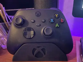 Xbox One Controller Stand