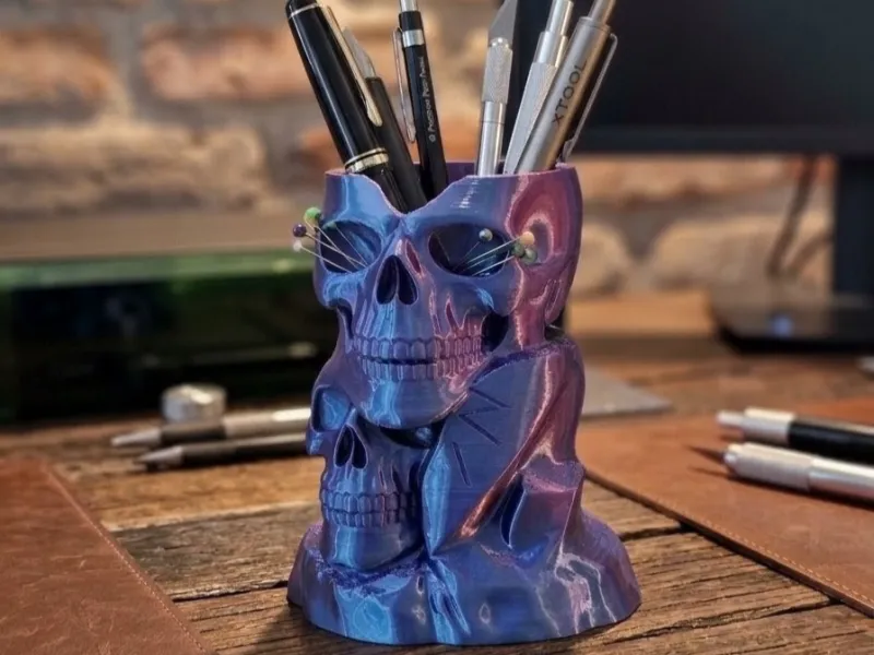 Skull Sanctuary – Gothic Desk Organizer & Pen Holder