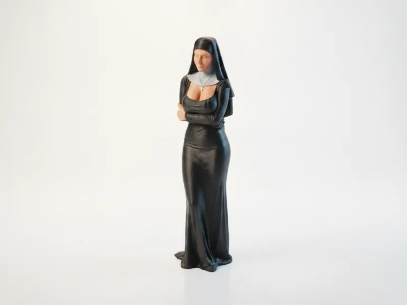 Statuetta Elegante di Suora Figura Femminile Stampabile in 3D