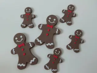 Cute Mini Gingerbread Men | Christmas Decor Pieces | CFS