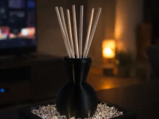 Elegant Diffuser with Crystal Tray