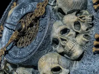 Gothic Skull Clock