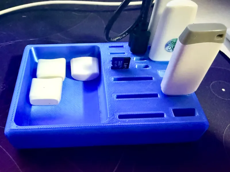 USB and SD Card Desk Organizer
