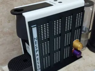 SlimSnap Innovative No-Support Nespresso Capsule Holder pro