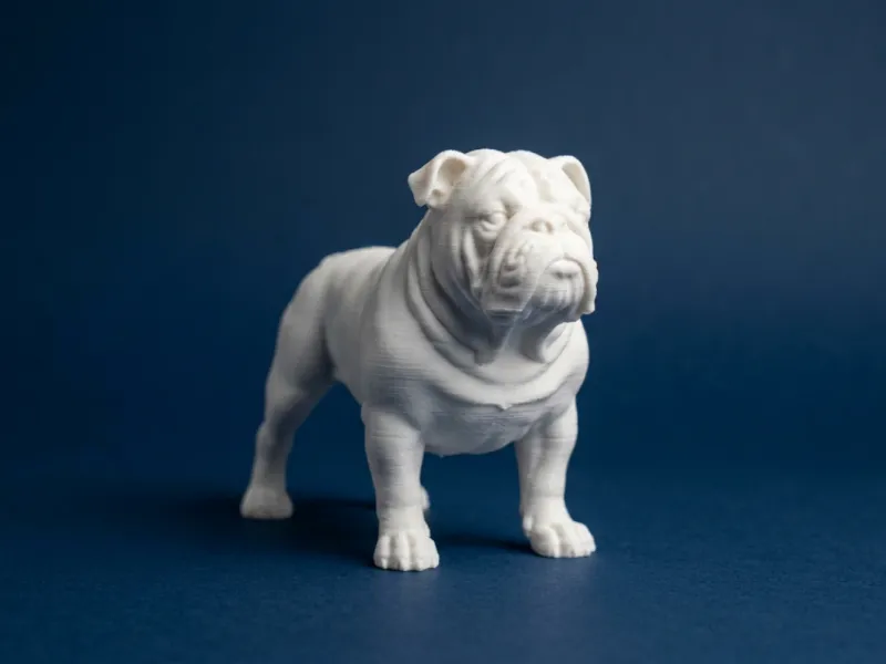 Statuetta decorativa 3D di un adorabile bulldog realistico