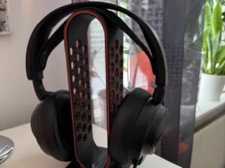 Headphone stand