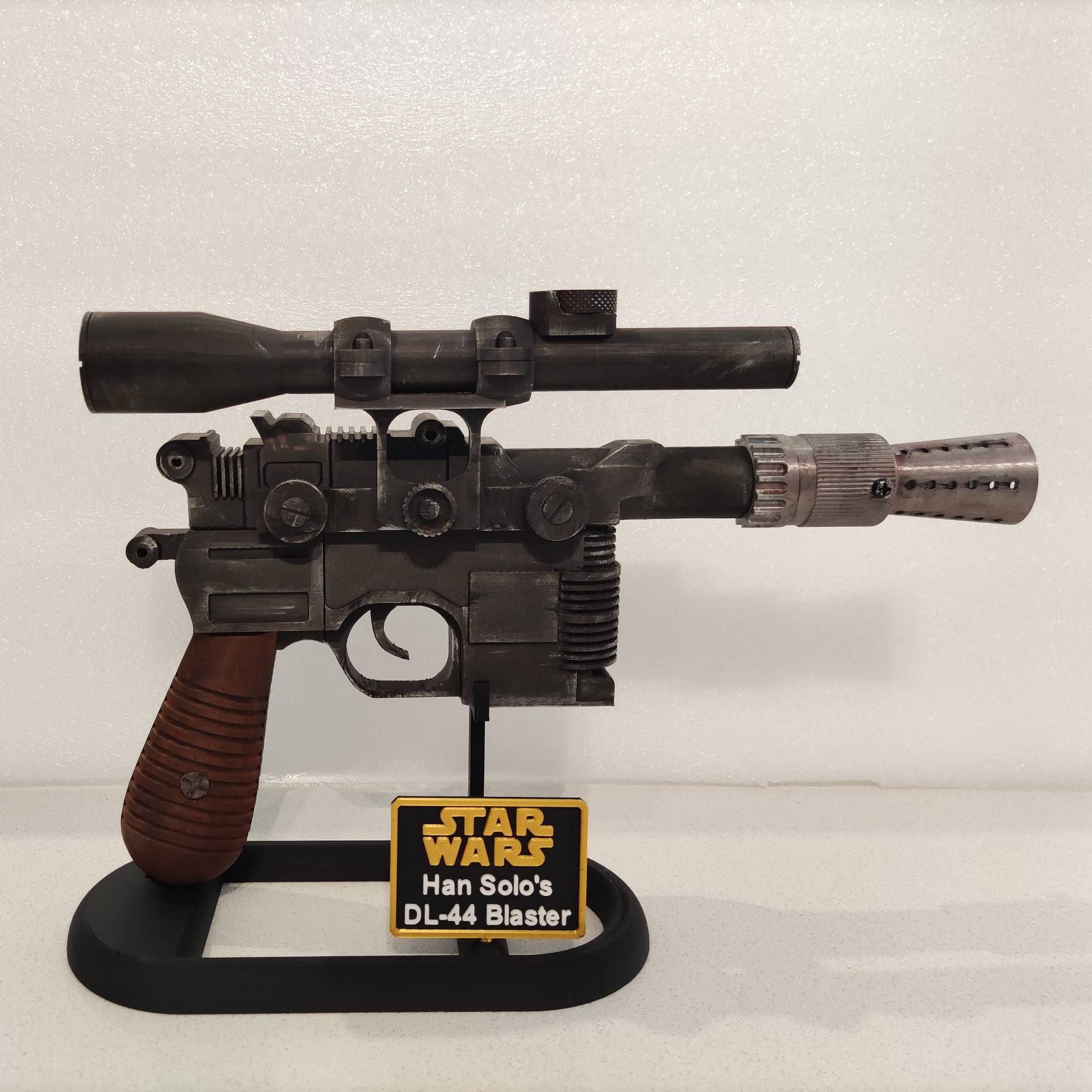 Косплей-бластер DL-44 - Косплей и аксессуары - PLA - изделие 3D-печати