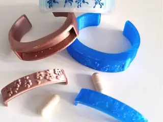 BRAZALETE CON COMPARTIMENTO OCULTO