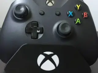 Xbox One Controller Stand