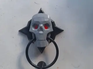 skull door knocker
