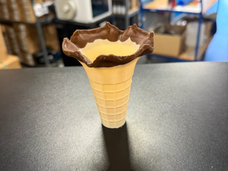 Kornout – Casquinha de sorvete escaneada com borda estilo chocolate