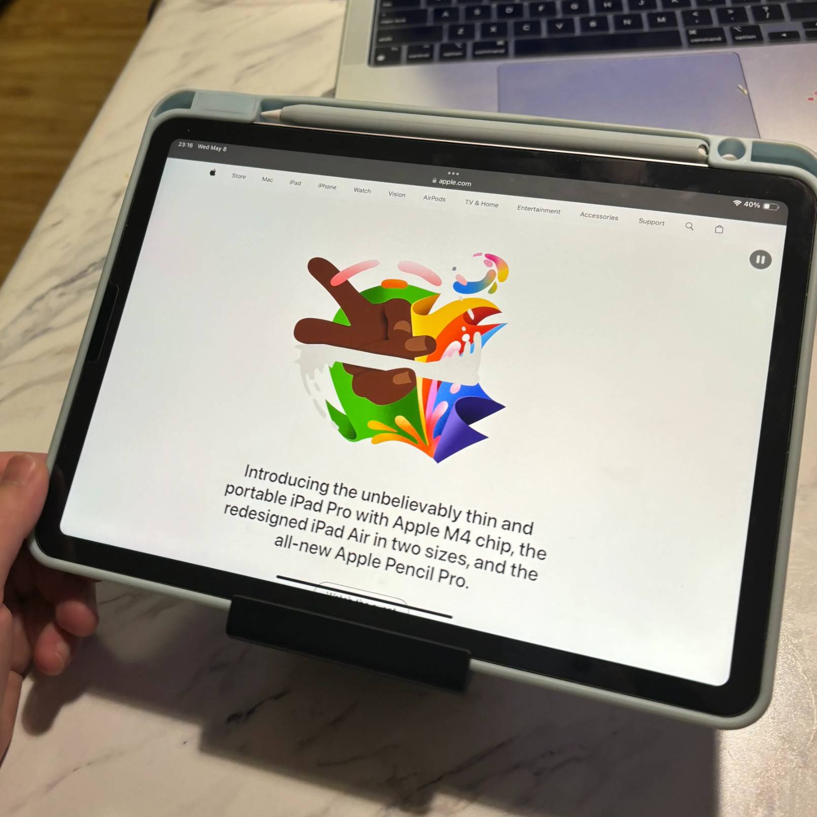 Levitation Macbook stand - Ipad Stand - Phone holder