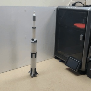 Saturn V – Stacking Stages Model