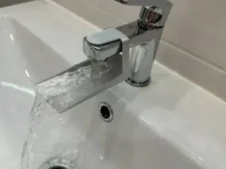 Water tap extender