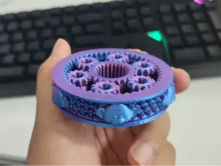 Pião de Dedo Giratório com Ursinho