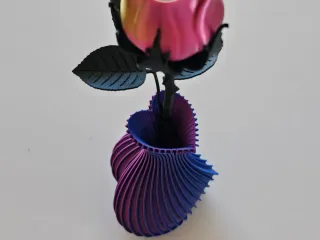 heart shape vase